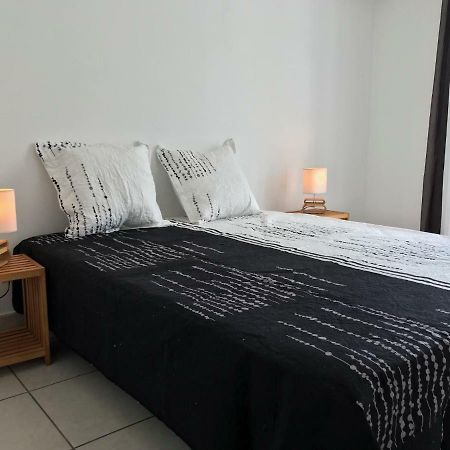 Meuble Homard Avec Jacuzzi Et Vue Mer Saint-Gilles-les-Bains Exterior foto