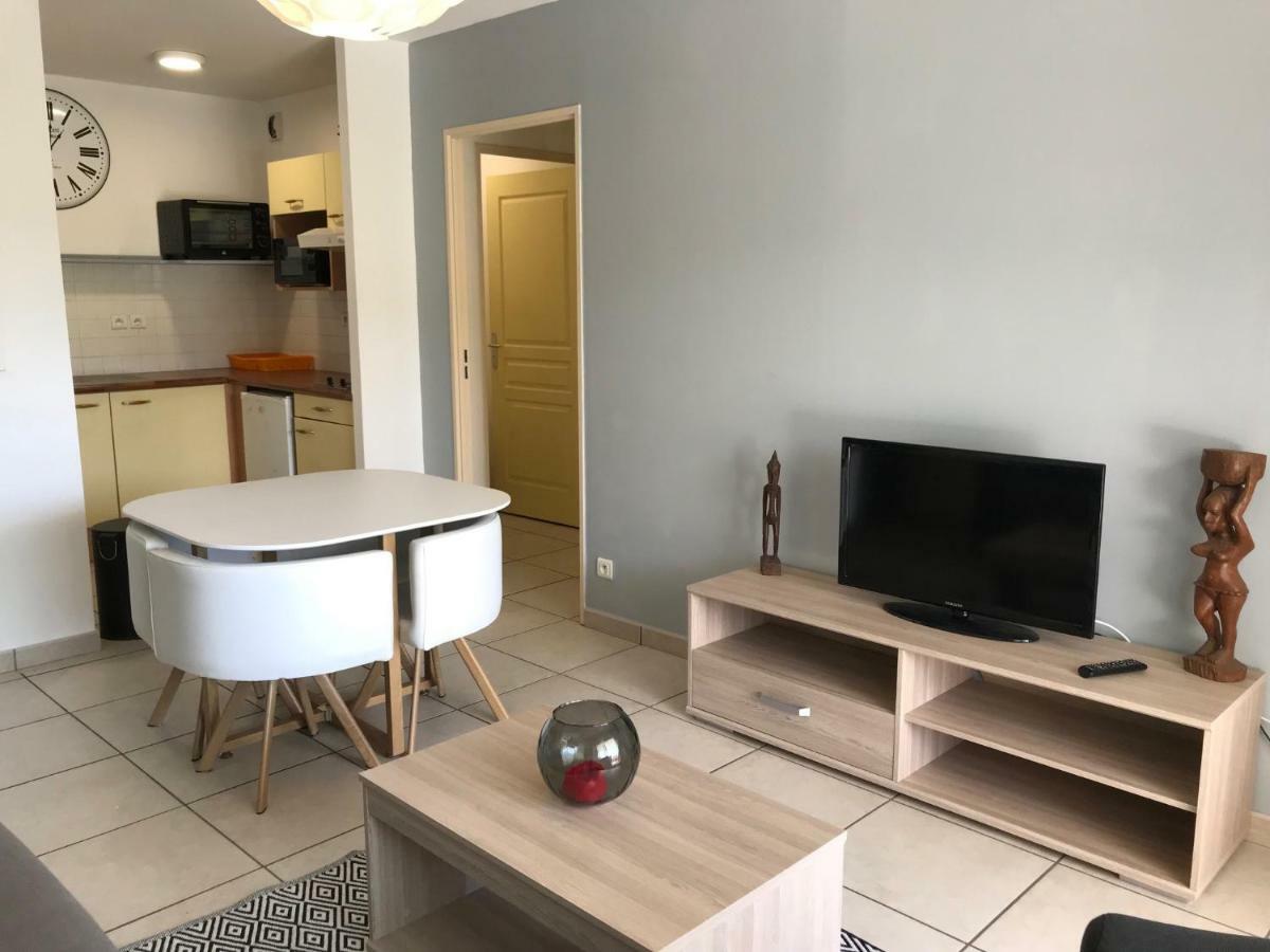 Meuble Homard Avec Jacuzzi Et Vue Mer Saint-Gilles-les-Bains Exterior foto