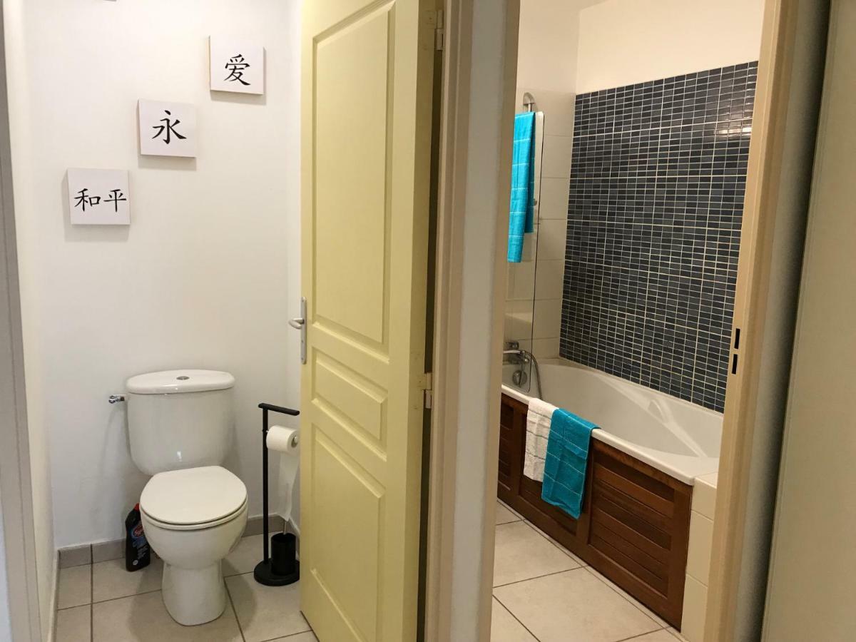 Meuble Homard Avec Jacuzzi Et Vue Mer Saint-Gilles-les-Bains Exterior foto