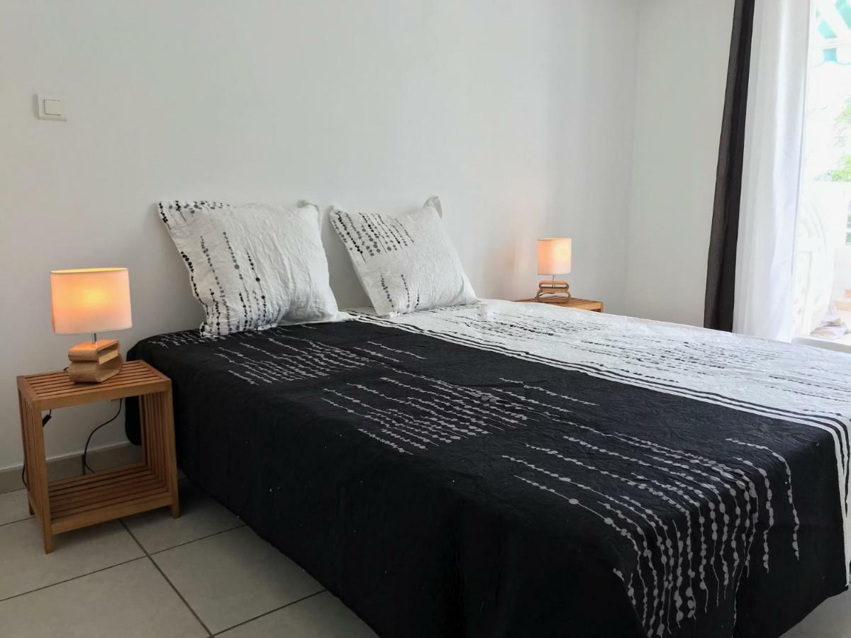 Meuble Homard Avec Jacuzzi Et Vue Mer Saint-Gilles-les-Bains Exterior foto